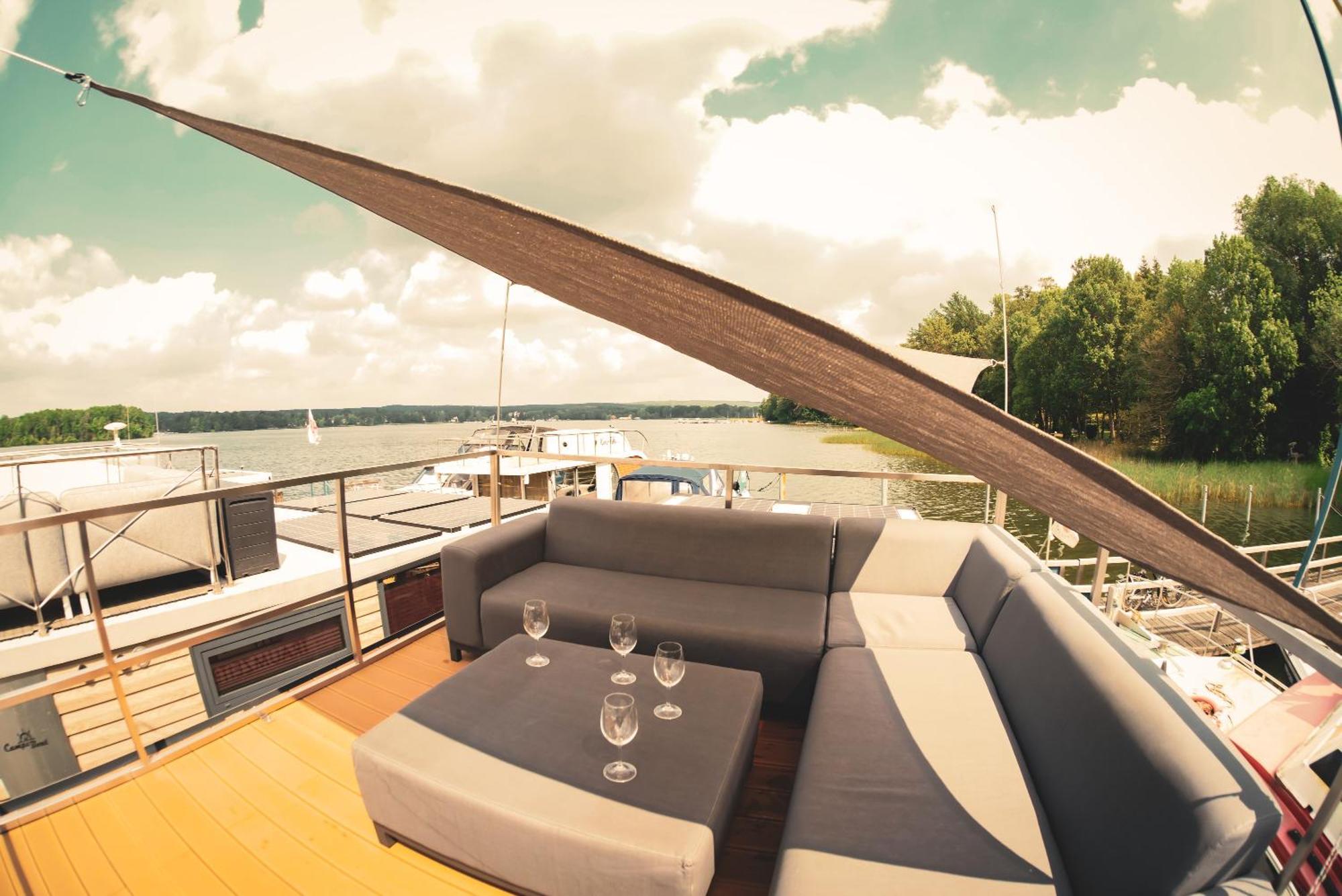 Traumzeitboot2 Auf Dem Scharmuetzelsee Bad Saarow Ngoại thất bức ảnh