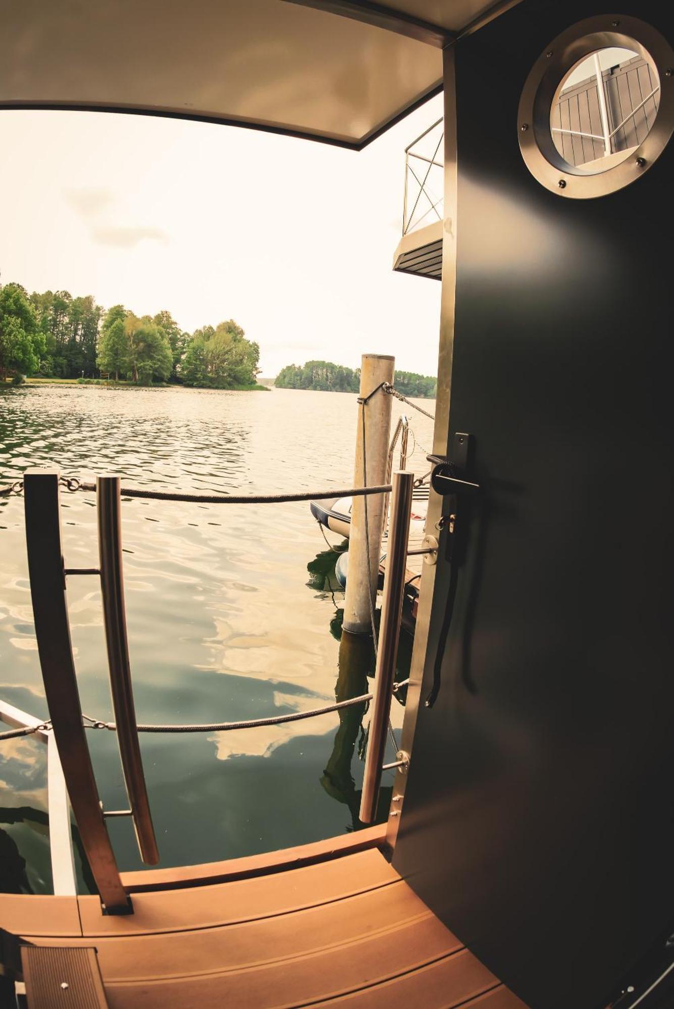 Traumzeitboot2 Auf Dem Scharmuetzelsee Bad Saarow Ngoại thất bức ảnh