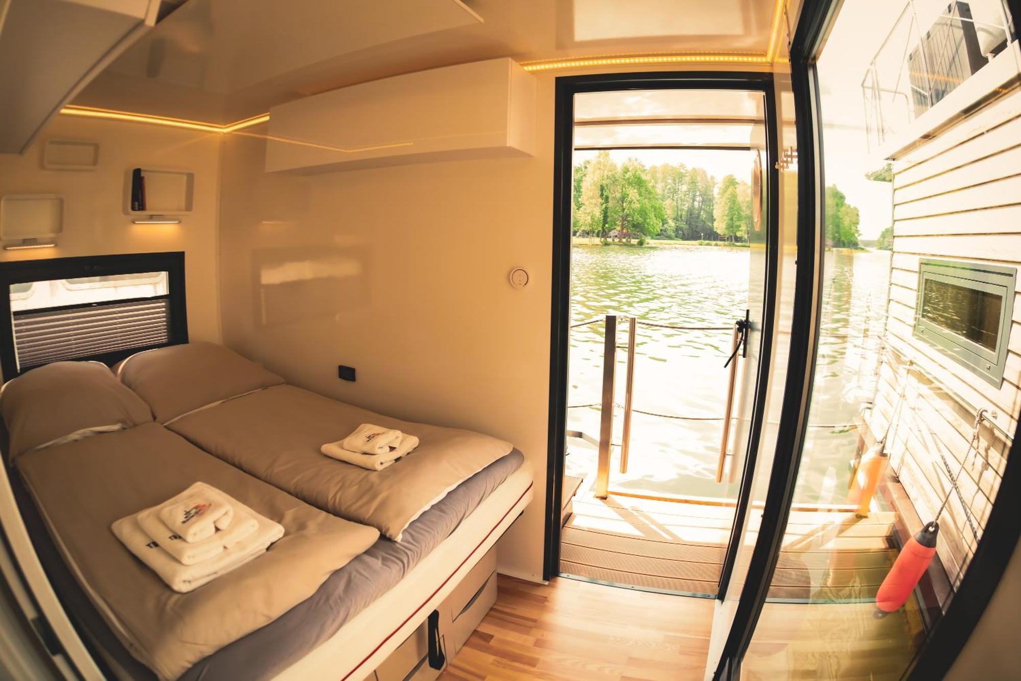 Traumzeitboot2 Auf Dem Scharmuetzelsee Bad Saarow Ngoại thất bức ảnh